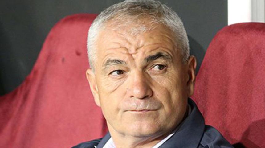 Rıza Çalımbay deprem sonrası acı haberi verdi: "Ailesinden 15 kişi vefat etti"