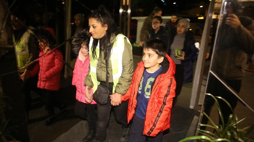 Depremden etkilenen vatandaşların bazıları misafir edilmek üzere Bodrum'a getirildi