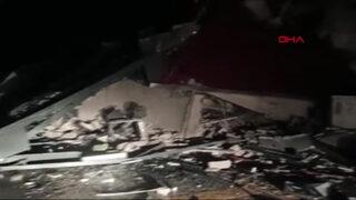 Gecenin karanlığında kahreden anlar! Enkaz altından gelen feryatlar yürekleri parçaladı: Teyze de bağırıyor yukarıda