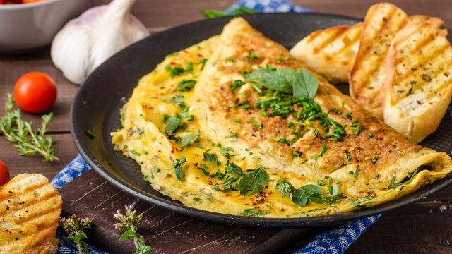 Airfryer sebzeli omlet tarifi ve malzemeleri nelerdir? Airfryer'da sebzeli omlet nasıl yapılır?