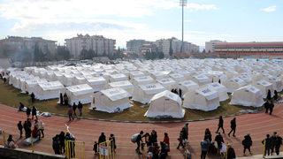 Kahramanmaraş'ta çadır kentler kuruluyor! Dikkat çeken görüntü