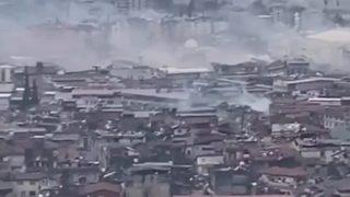 Binaların yıkılma anı havadan böyle görüntülendi! Deprem anı saniye saniye kaydedildi... “Yerle bir olmuş”