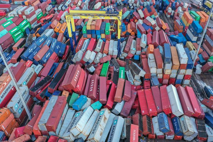 MSB duyurdu! Depremden sonra yanmaya başlayan İskenderun Limanı söndürüldü G3