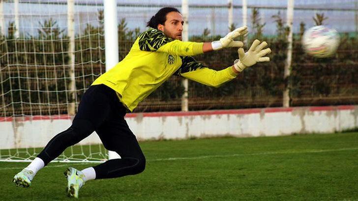 SON DAKİKA: Yeni Malatyaspor kalecisi Ahmet Eyüp Türkaslan'dan umutlandıran haberi takım arkadaşı duyurdu! "Bir ses geldi, ayağı görünüyor" G1