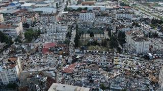Kahramanmaraş'ta önce 7.7 sonra 7.6'lık deprem... Aynı bölgede iki şiddetli deprem nasıl meydana geldi? Canlı yayında dikkat çeken sözler: Eşi benzeri yok