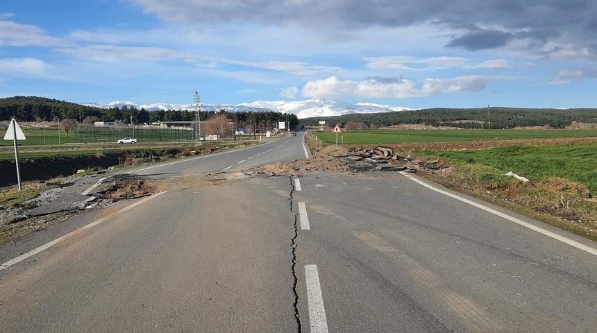Deprem uzmanı bilim adamları açıkladı! Kahramanmaraş'ta fayın yeryüzünü kestiği yer tespit edildi