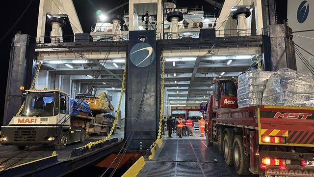 Karayolu kapandı, araç taşıyan dev gemiler devrede! Deprem bölgesine yardım için yola çıktılar