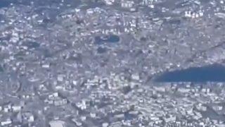 Depremin merkez üssünü uçaktan görüntüledi! Yolcunun cep telefonu kamerasına yansıyan görüntüler şoke etti... “Şehrin yarısı yok”