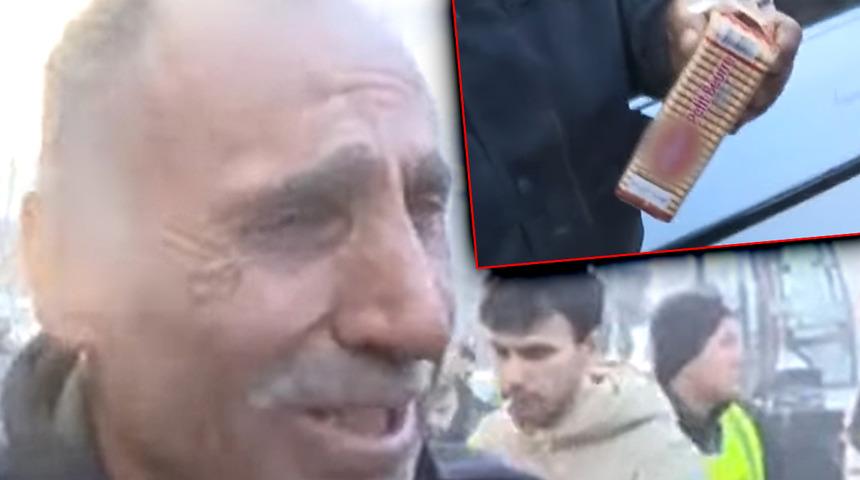 Çocuklarına vereceği bisküviyi gösteren acılı baba yürekleri dağladı: Dünden beri yiyemiyorum, kimse çıkmadı