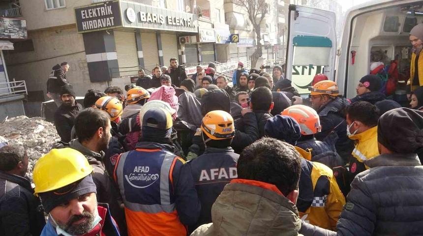 Bir cansız bedene daha ulaşıldı, ağıtlar y&uuml;kseldi