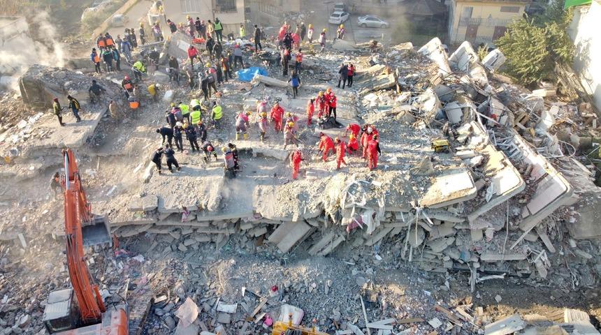 Deprem su&ccedil;larına 'Kovid tahliyeleri' ayarı: AK Parti ve MHP'den yeni hamle geldi