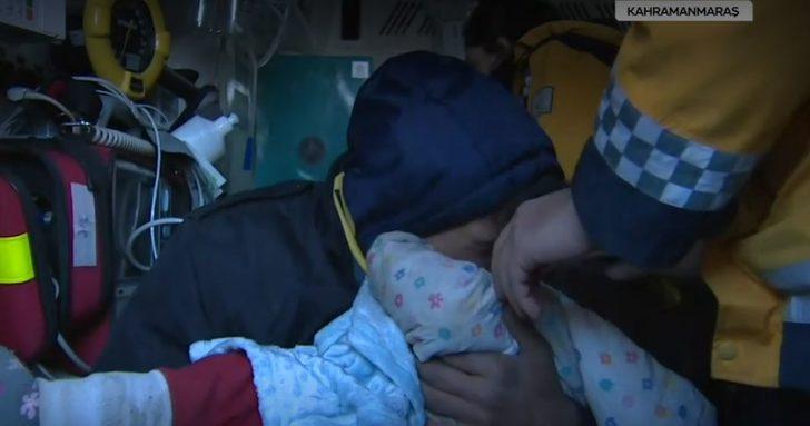 Son dakika: Kahramanmaraş'taki bu görüntüler herkesi ağlattı! Enkaz altındaki anne kızını emzirerek hayatta tuttu, Masal bebek 56 saat sonra böyle kurtarıldı