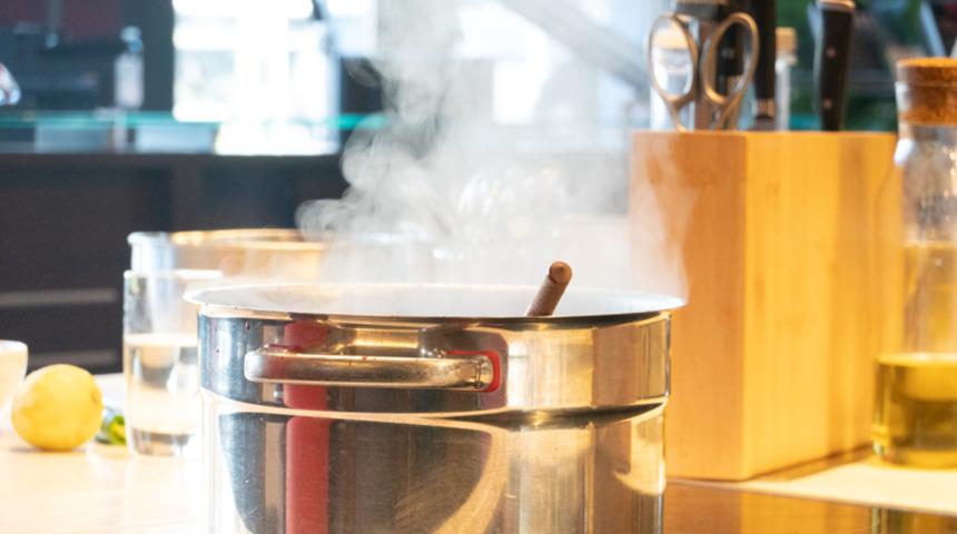 Büyük tencerelerde en hızlı çorba nasıl yapılır? 1000 kişilik mercimek çorbası malzemeleri ve tarifi!