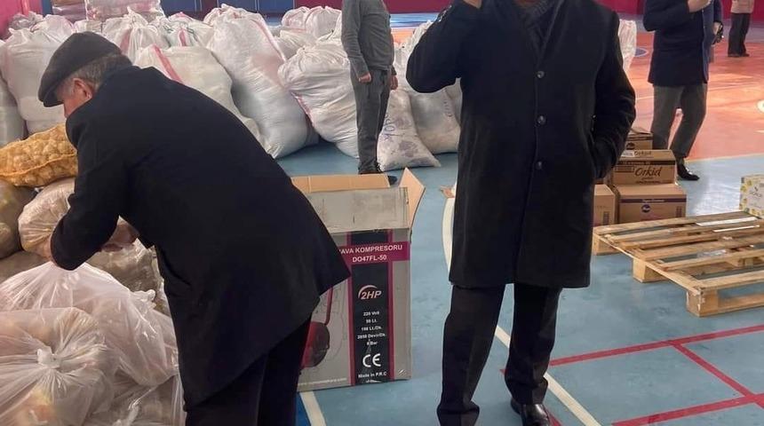 Altıntaş’tan deprem bölgesine 2 tır yardım malzemesi sevk edildi