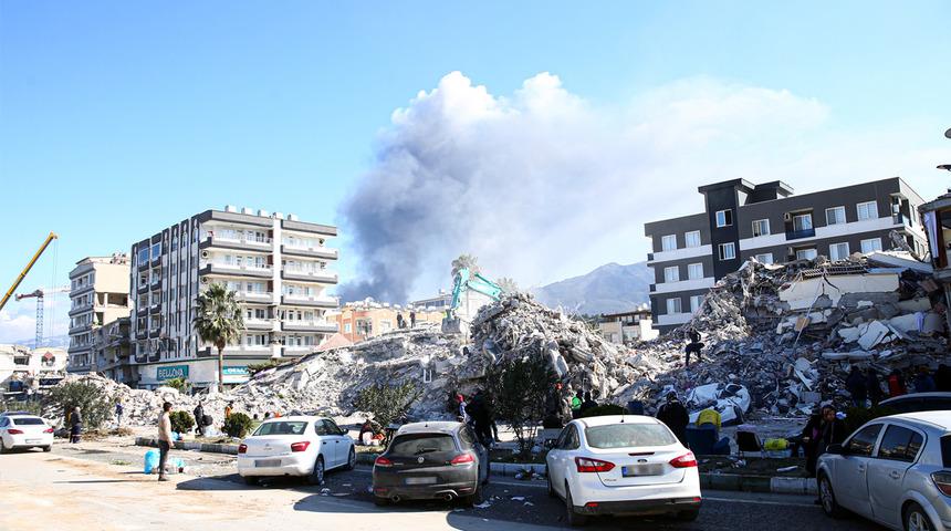 Bakanlık duyurdu! Depremzede çocuklara 'koruyucu aile' olmak isteyenler... Yeni başvuru e-Devlet ve Aile ve Sosyal Hizmetler İl Müdürlükleri'nden