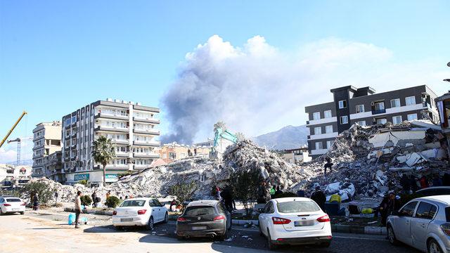 Bakanlık duyurdu! Depremzede çocuklara 'koruyucu aile' olmak isteyenler... Yeni başvuru e-Devlet ve Aile ve Sosyal Hizmetler İl Müdürlükleri'nden