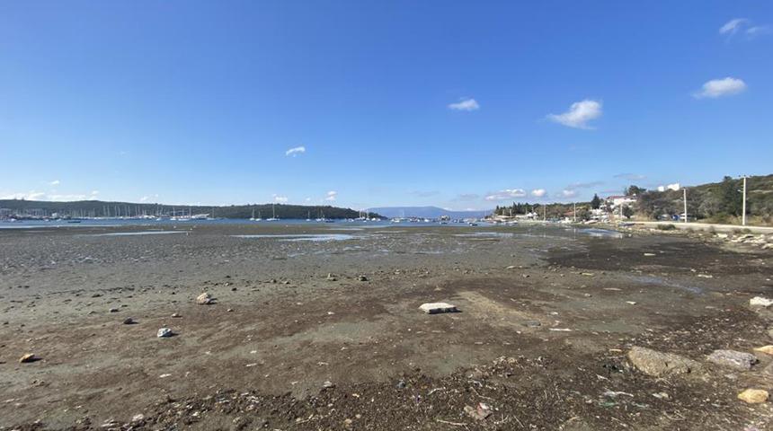 Kahramanmaraş depremi sonrası İzmir Seferihisar’da yürekleri ağza getiren görüntü! Deniz 25 metre çekildi