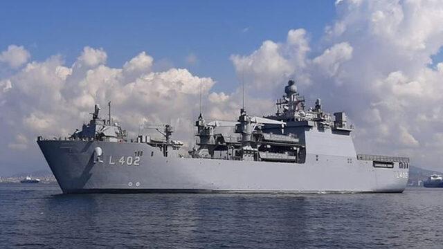 İş makinesi ve yardım malzemesi taşıyan TCG Bayraktar gemisi İskenderun'a vardı