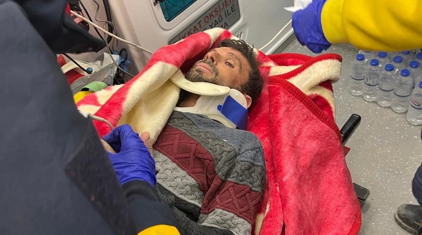 Hatay'da biri çocuk 2 yabancı uyruklu 67 saat sonra enkazdan kurtarıldı