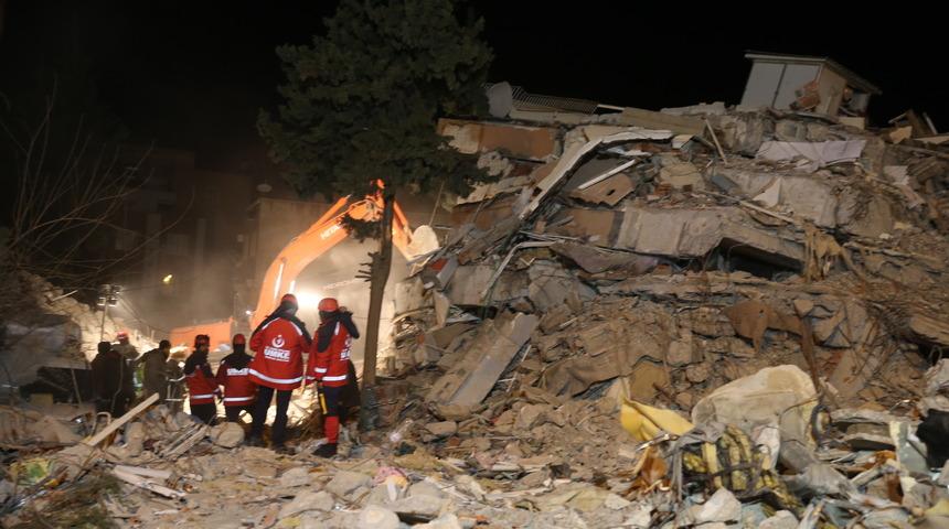 Adıyaman'da depremden 69 saat sonra genç kız kurtarıldı