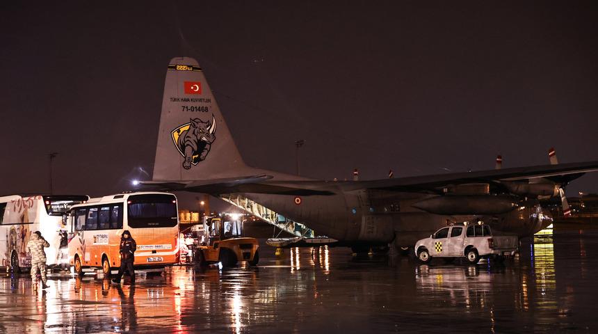 İspanya'dan gelen 46 kişilik arama kurtarma ekibi İstanbul’dan Adıyaman'a gitti