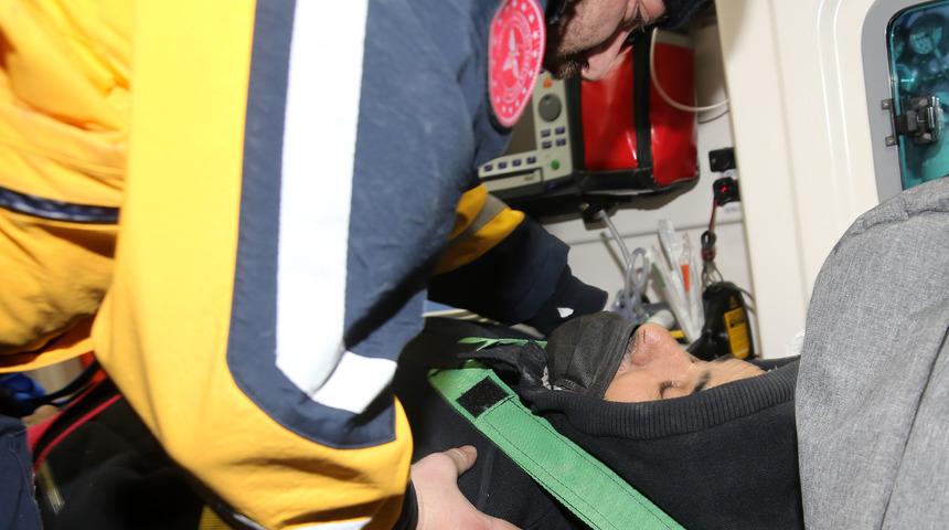 Kahramanmaraş'ta 3 kişilik aile, depremden 73 saat sonra enkazdan kurtarıldı