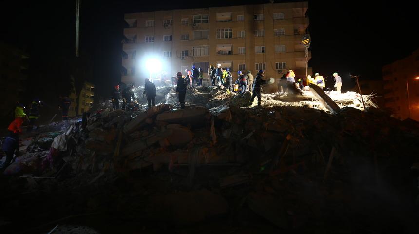 Kahramanmaraş merkezli depremlerde enkaz altında kalanları kurtarma çalışmaları sürüyor