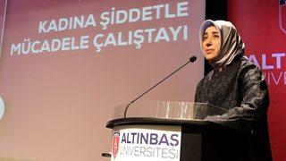 Cumhurbaşkanı Başdanışmanı: Kadın, gözünde morluk varken kafasını duvara vurduğunu söylemesin