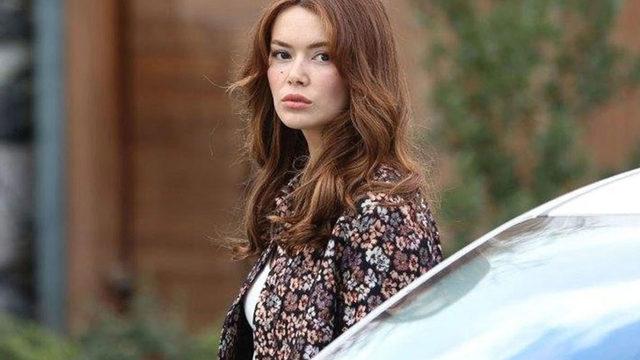 Bir Küçük Gün Işığı'nın başrolü Seray Kaya çok kızdı! 'Felaket diliyorum' deyip hemen sildi