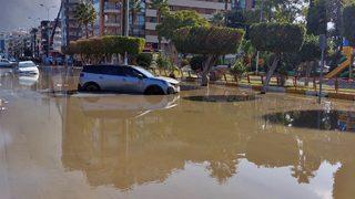 Deniz suyu 4'üncü kata yükselmişti! İskenderun'daki inanılmaz görüntüler sonrası yeni gelişme: Geri çekildi...