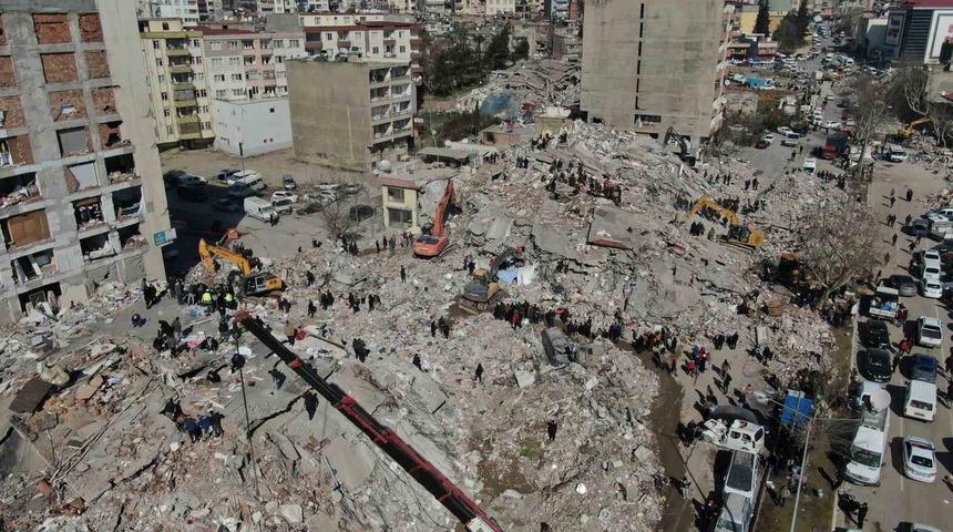 Üzerinden 82 saat geçen depremin merkezinde son durum havadan görüntülendi