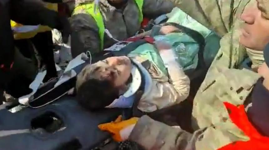 JAK ekiplerince 12 yaşındaki &ccedil;ocuk, 71 saat sonra kurtarıldı