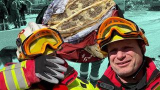 Herkesi ağlatan 'pide' fotoğrafı! İspanyol kurtarma ekibi paylaştı, hızla yayıldı...1600 km uzaktan geldi gözyaşlarını tutamadı