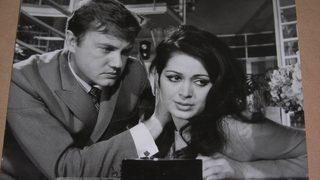 Göksel Arsoy: 'Masa altından elimi etekliğinin içine sokup...'