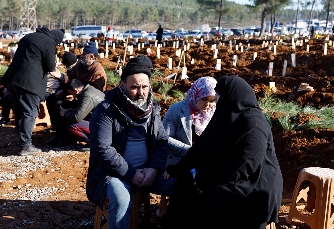 Deprem b&ouml;lgesinden &ccedil;ok acı kareler! Kahramanmaraş'ta a&ccedil;ılan mezar yerlerinin fotoğrafları paylaşıldı