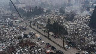 AK Parti teşkilatları deprem bölgesinde