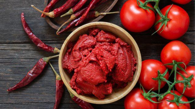 Yemeklerinize ekstra lezzet katacak uzun ömürlü ve sağlıklı en iyi salçalar