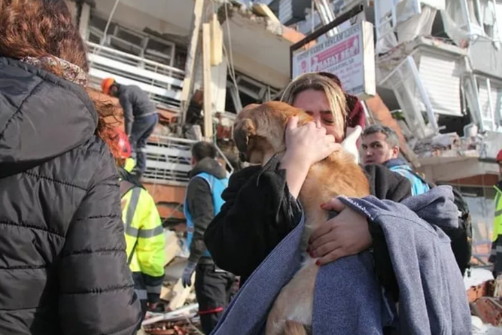 Yürekleri yakan unutulmaz kareler! Kahramanmaraş depremi hayvanları da etkiledi G2