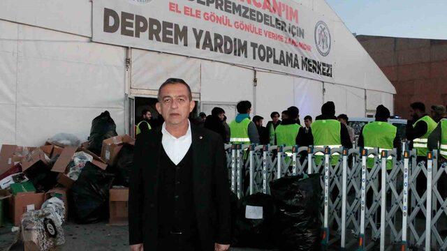 Tanoğlu deprem yardım malzemesi toplama merkezini ziyaret etti