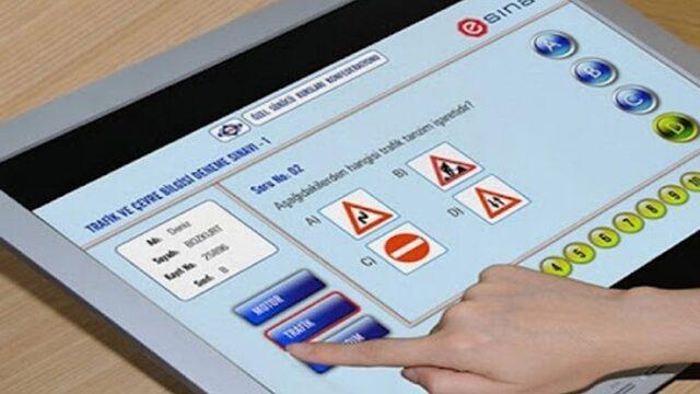 Ehliyet sınavları ERTELENDİ mi? Motorlu taşıt e-sınavları ne zaman, hangi tarihte? Deprem sonrası MEB'den 'sınav tarihi' açıklaması