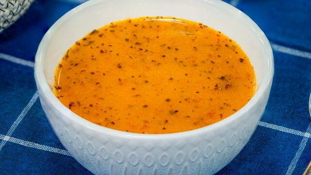 Dünyanın en kolay çorbası tarhana çorbası tarifi! Anında hazırlanır