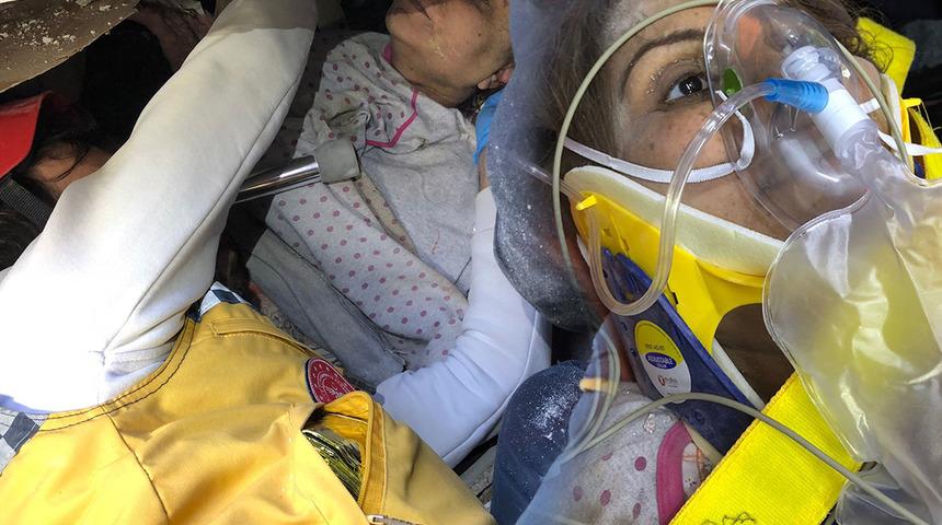 Enkaz altından 108 saat sonra kurtarıldı! Sorduğu soru yürekleri yaktı