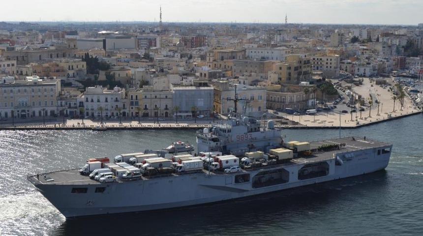 İtalya'nın yardım taşıyan askeri gemisi Türkiye'ye doğru yola çıktı! 