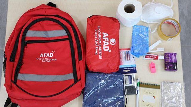 Deprem çantası nerede durmalı, nereye konmalı? Deprem çantasına ne konur? İşte hayat kurtaracak bilgiler