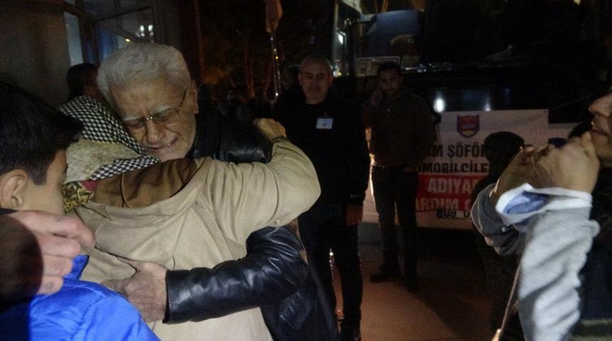 Gözyaşlarıyla depremdeki korku dolu anları anlattı: Dışarıya çıkmaya çalıştık, bizi duvardan duvara fırlattı