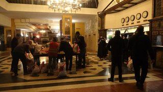 Tahliye edilen depremzedeler Marmaris'teki otellere yerleştiriliyor