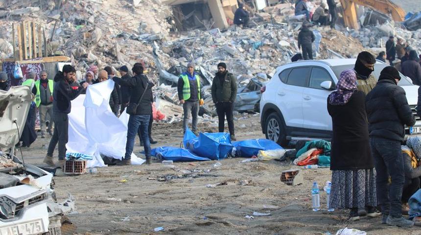Çok acı… Türkiye’yi ağlatan anlar! Bazıları kefen biçti, bazıları da müjde bekledi