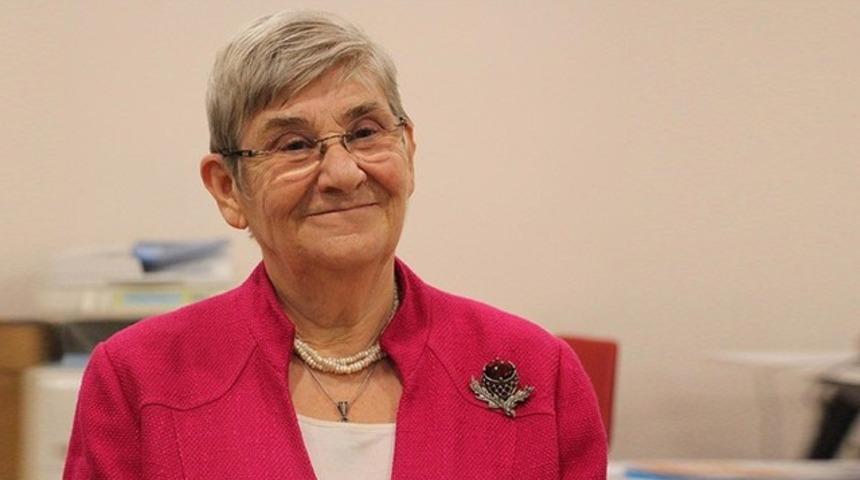 Canan Karatay'dan düz duvara tırmandıracak formül