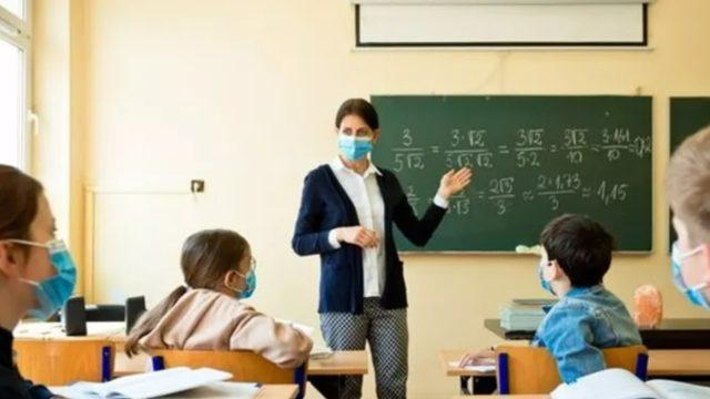 Okullar ne zaman açılacak? Okullar uzaktan eğitime mi geçecek? İşte İlkokul, ortaokul ve liselerin açılma tarihi!