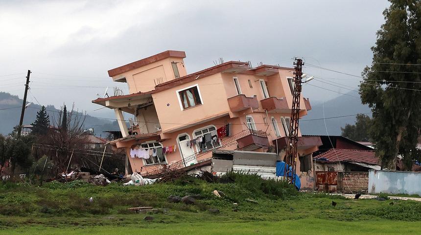 Son dakika: Binlercesi yerle bir olmuştu! 10 ildeki rakam açıklandı: 7 bin 584 adet yıkık ya da acil yıkılması gereken bina...